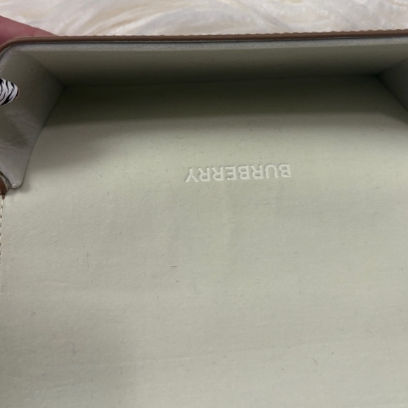 Authentic Burberry Sunglasses Case Holder Tan Leather (item #N07) - Picture 6 of 8